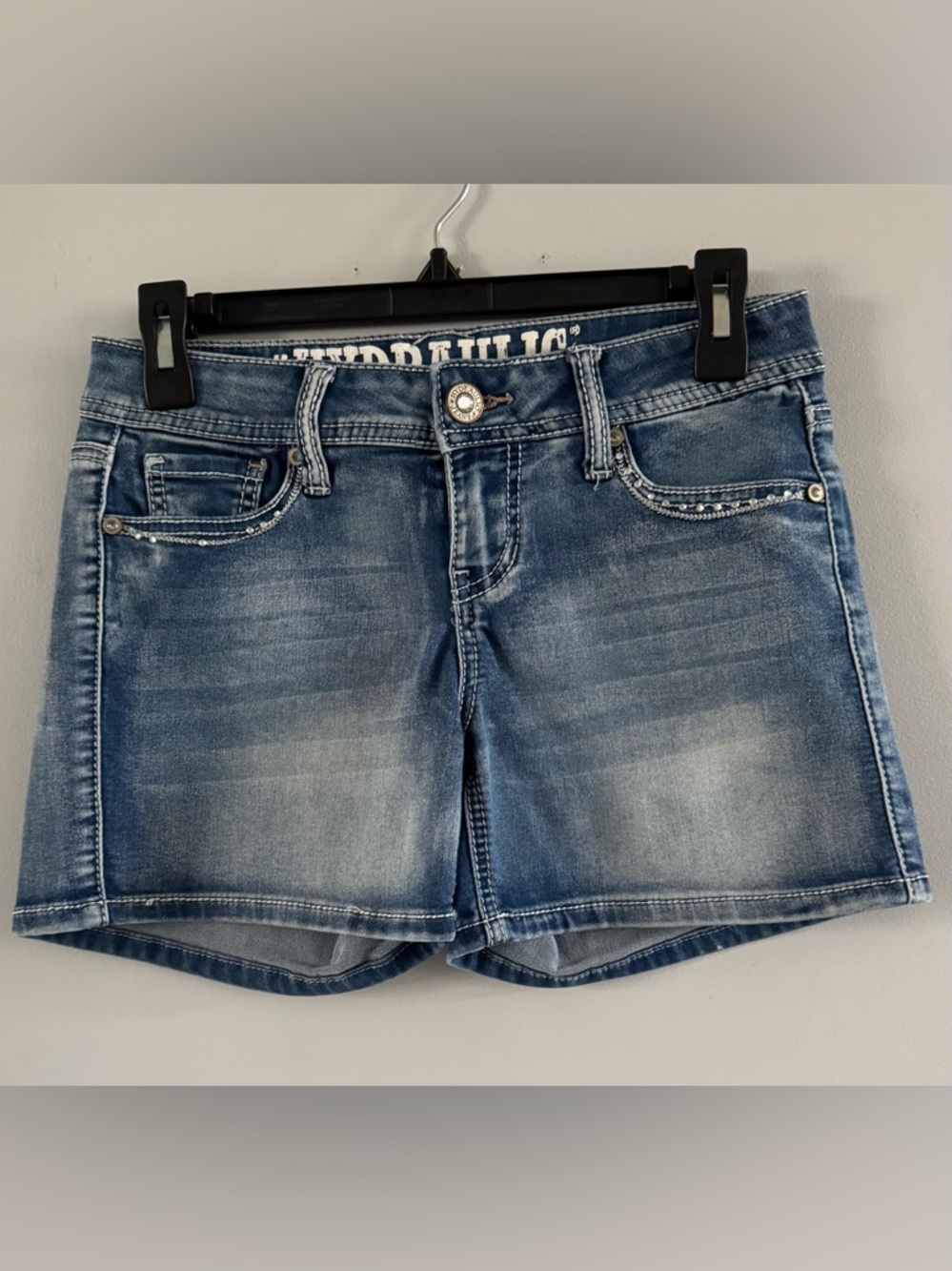 Hydraulic Bailey Low Rise Jean Shorts Size 5/6 Embellished Pockets